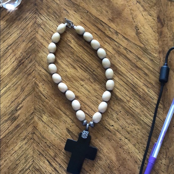Cross necklace - Picture 2 of 3